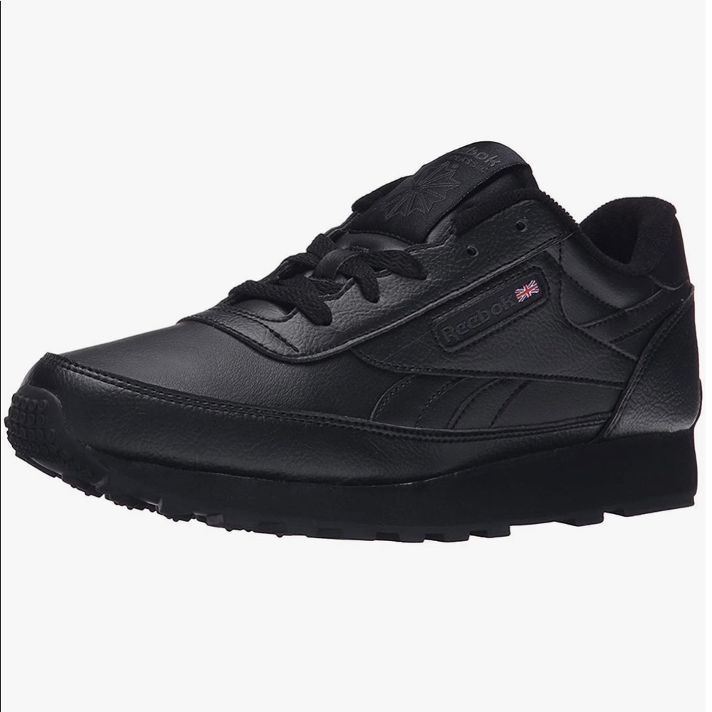 Women’s leather Reeboks. Used in good condition.